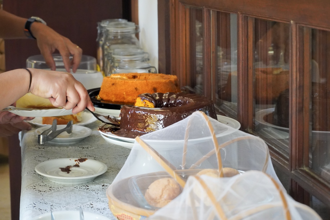 Café da manhã acolhedor da Pousada Cicerone em Paraty